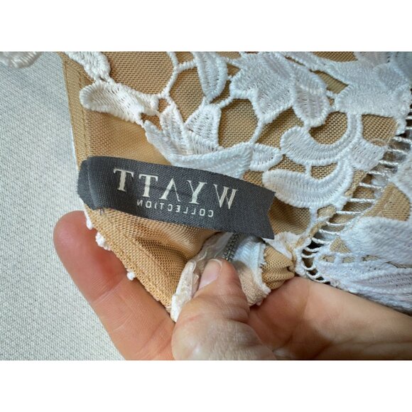 Wyatt Correction Women's Crochet Lace Floral Dress Stretch Size M White Back Zip - Picture 4 of 14